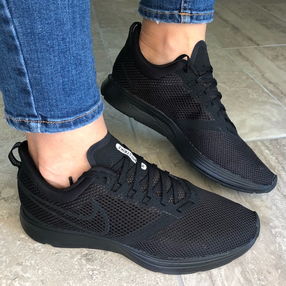 nike zoom strike 2 black